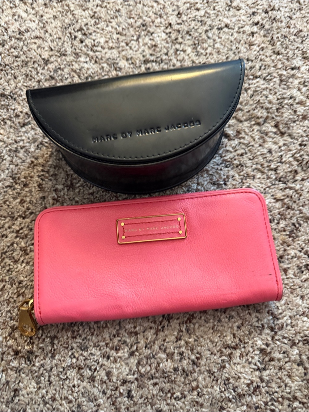 Marc by Marc Jacobs wallet & sunglasses case